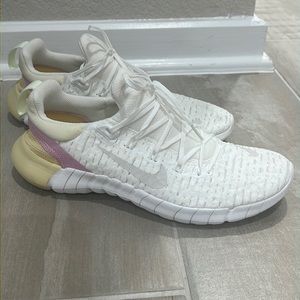 Women's Nike Free Run 5.0 size 7.5